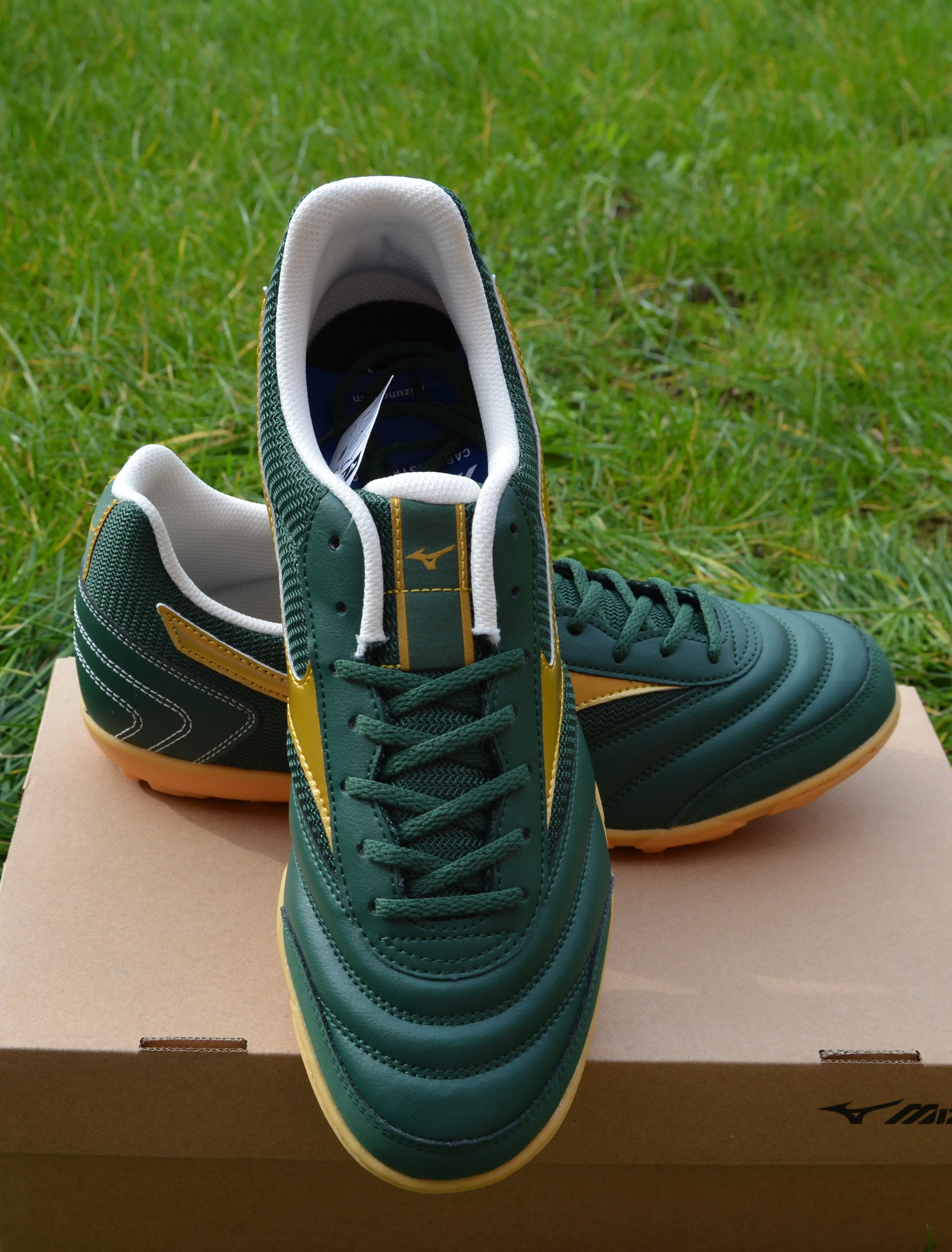 Adult Football Shoes - Mizuno Sala Classic Turf