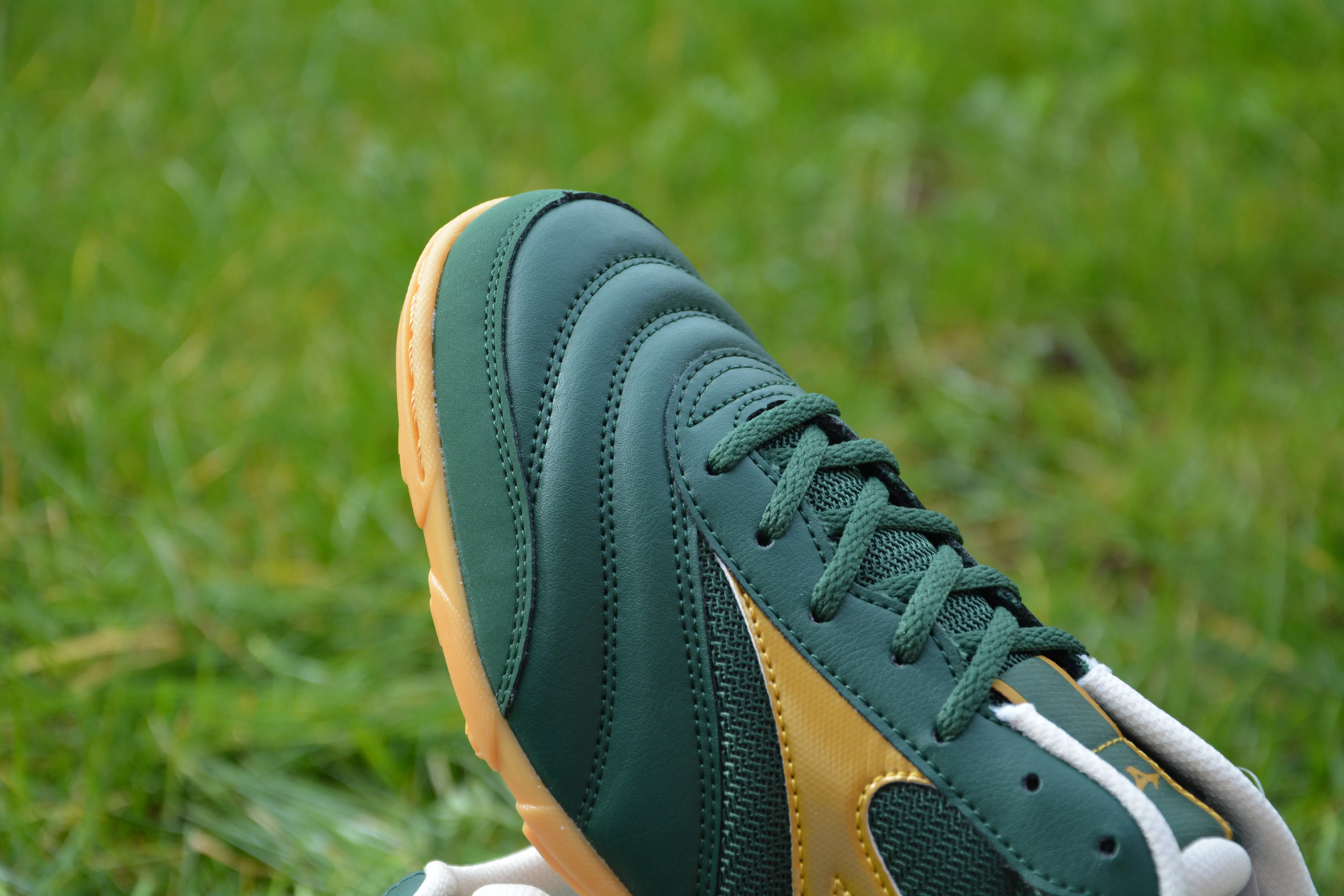 Adult Football Shoes - Mizuno Sala Classic Turf