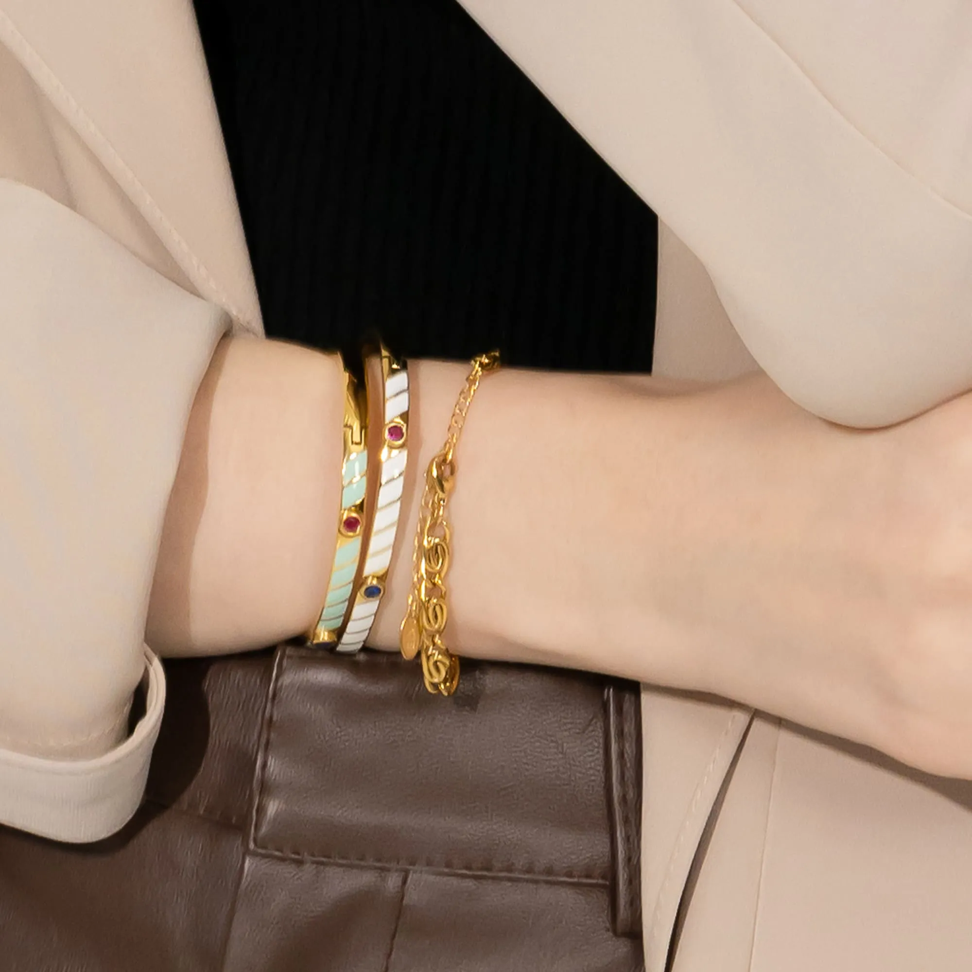 Aquatic Luminous Enamel Gold Layered Bangle