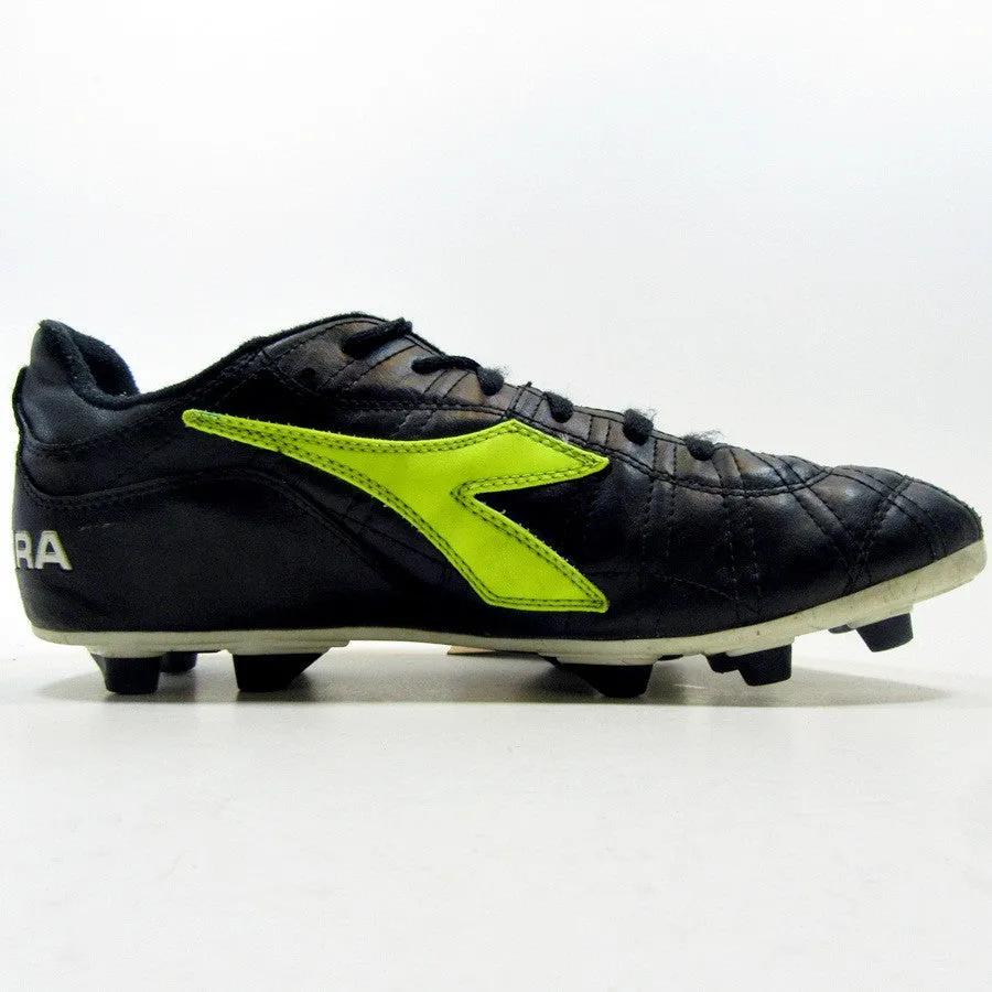 DIADORA