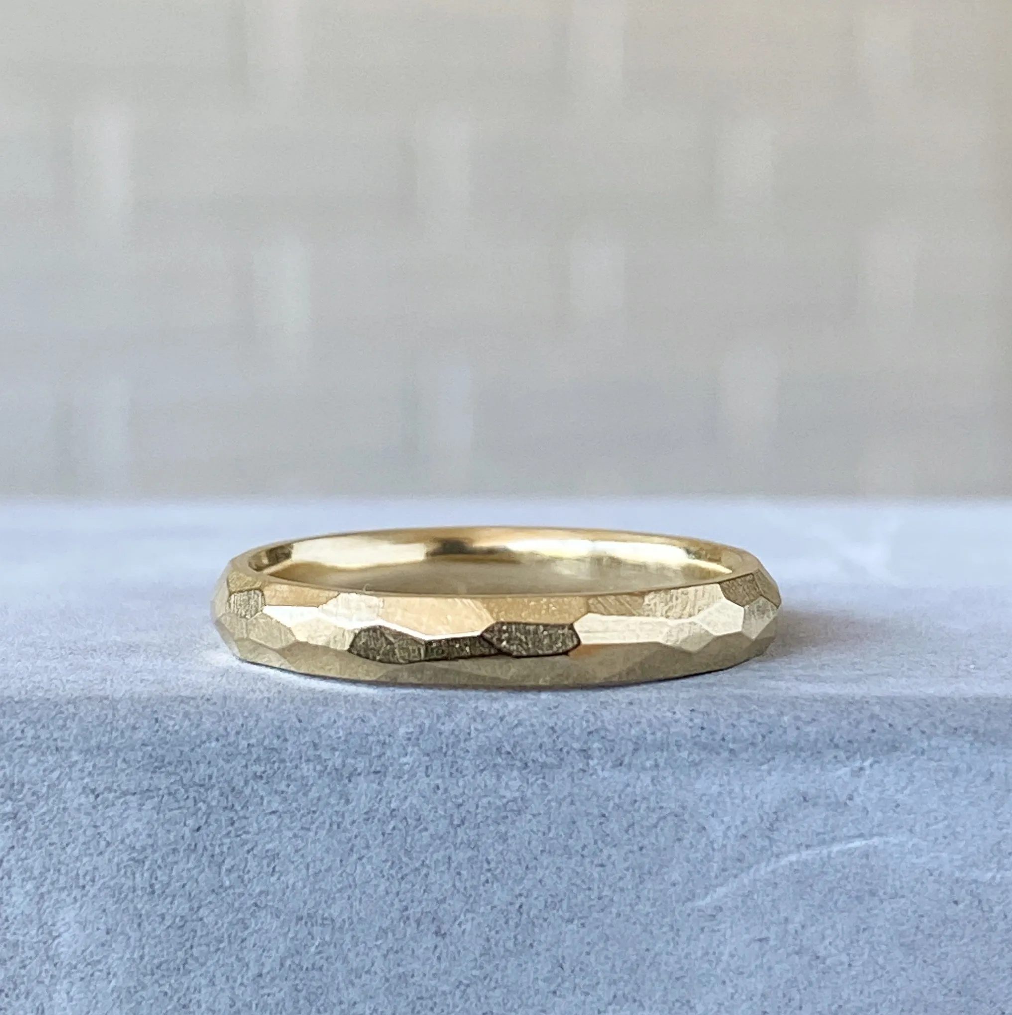 Faceted Thin Band