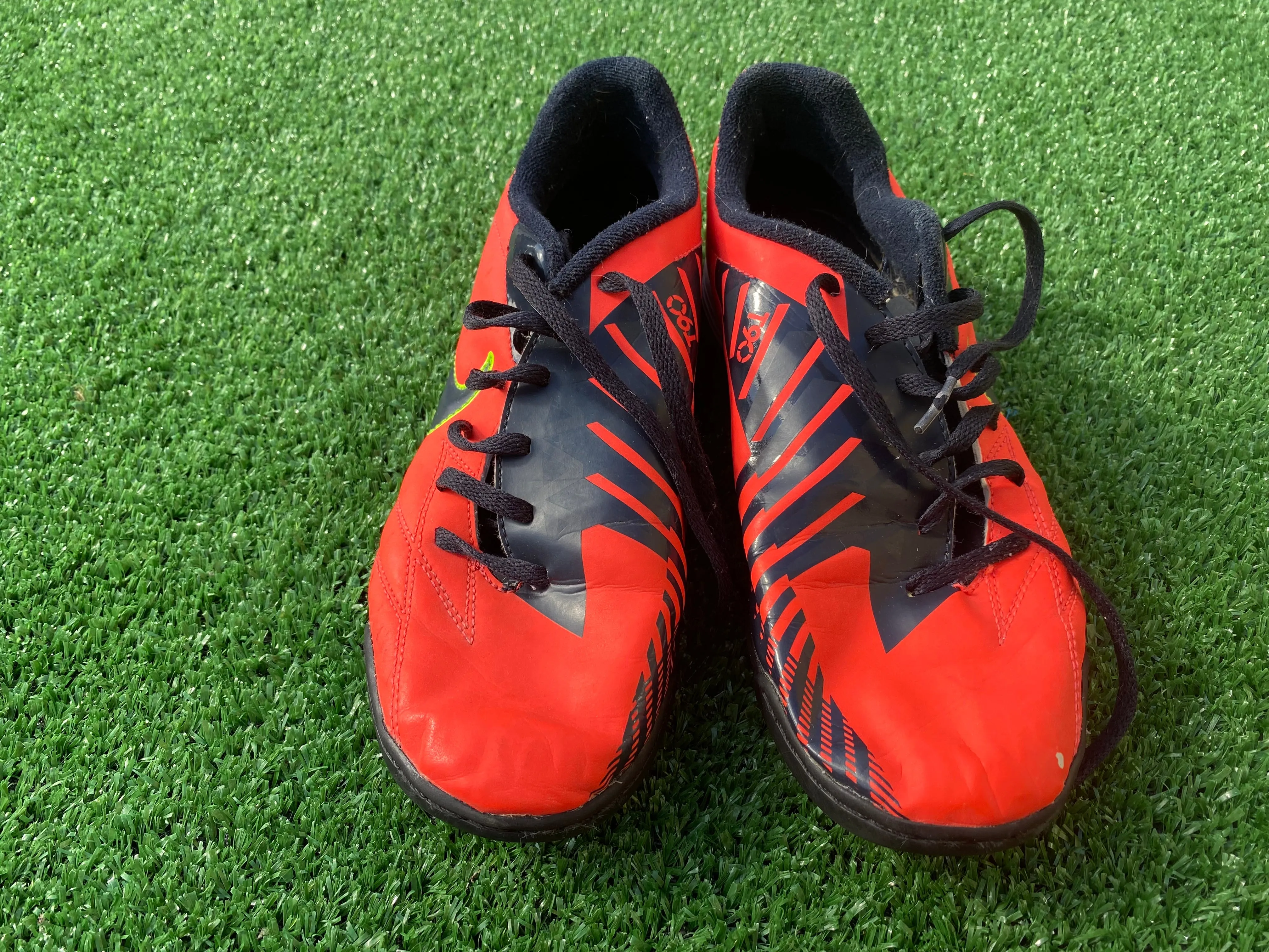 Nike T90 2012 Trainers Shoes Sneakers Football Adult Youths UK Size 5.5 EU Size 38.5